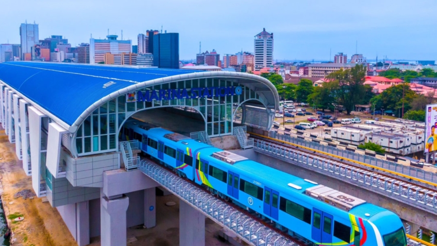 blue-rail-Lagos-city-life-01