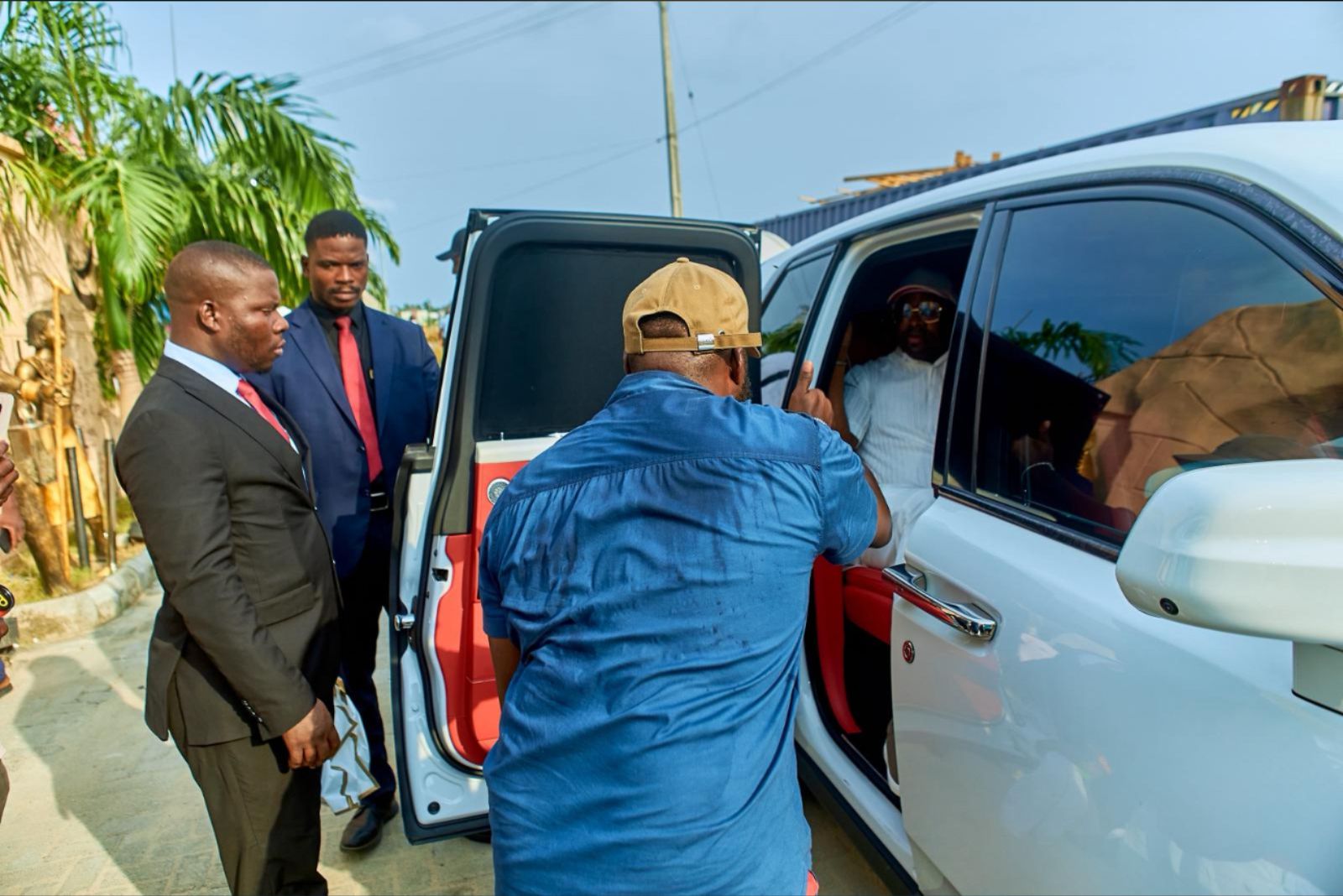 Elegushi of Ikate Land Visits Giwa Gardens with Royal Family and King’s Men-6