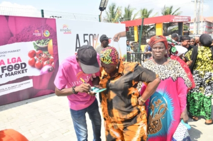 Omooba Adetoro Adeola Alimot Brings Relief to Eti-Osa Residents-10