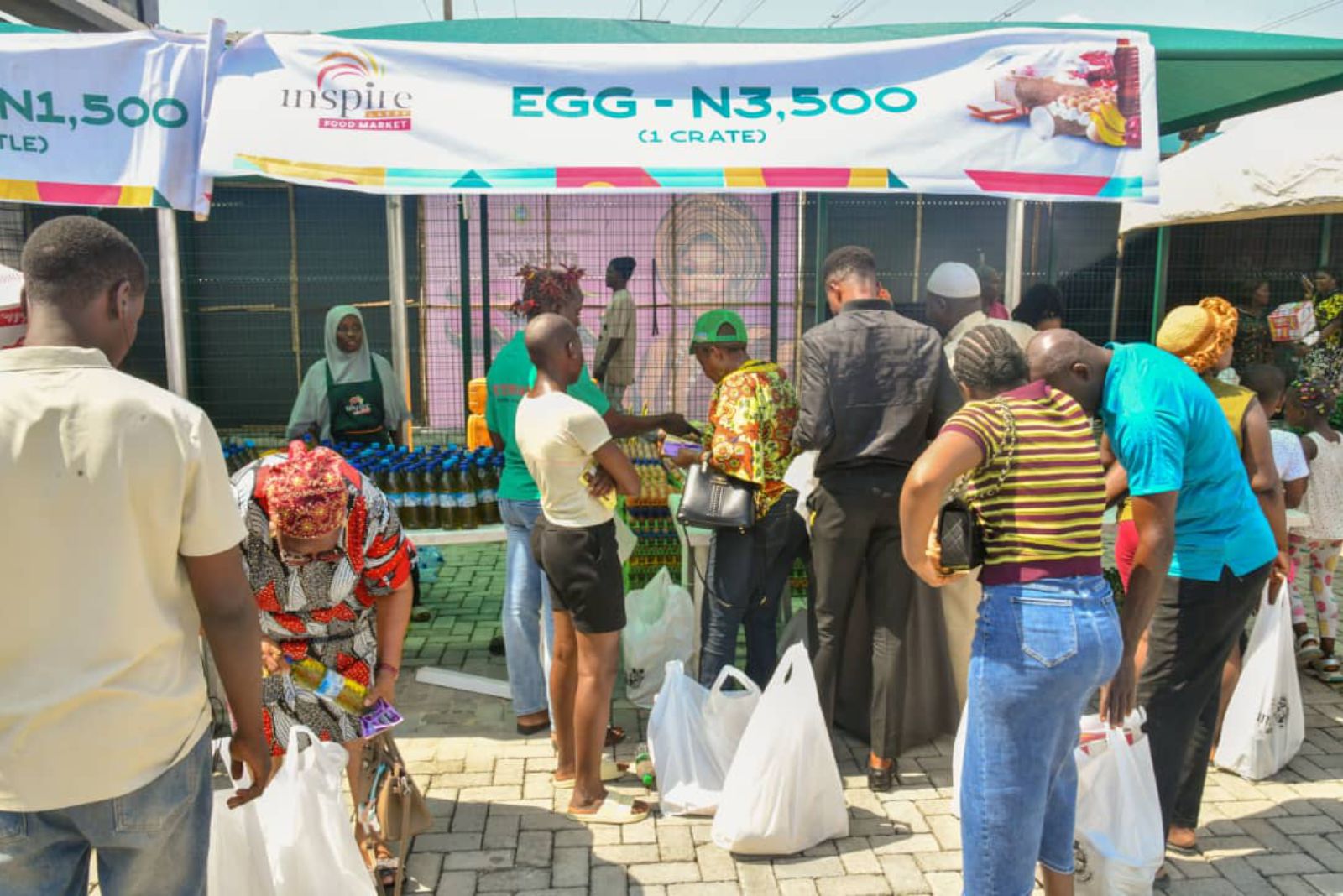 Omooba Adetoro Adeola Alimot Brings Relief to Eti-Osa Residents-12