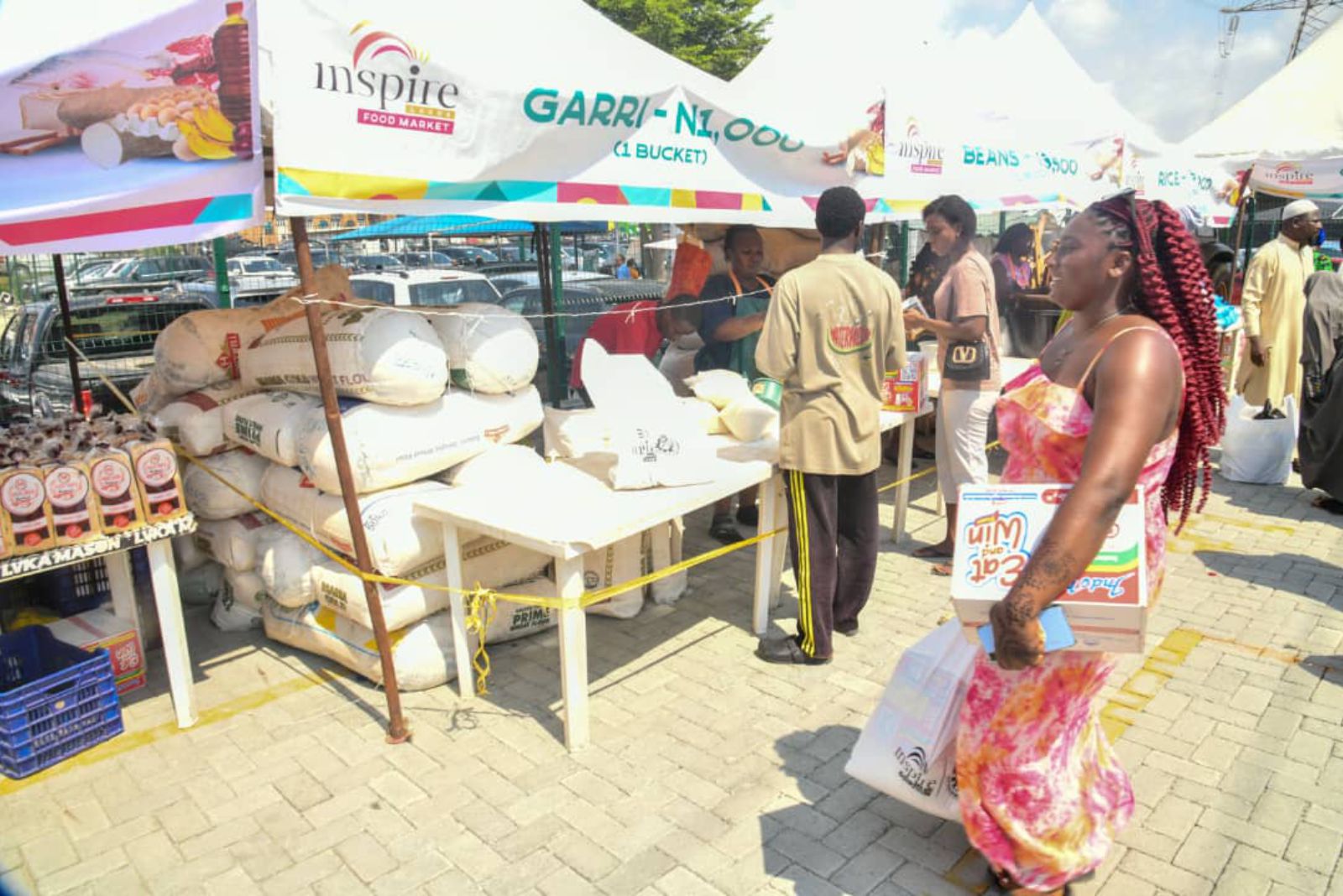 Omooba Adetoro Adeola Alimot Brings Relief to Eti-Osa Residents-4