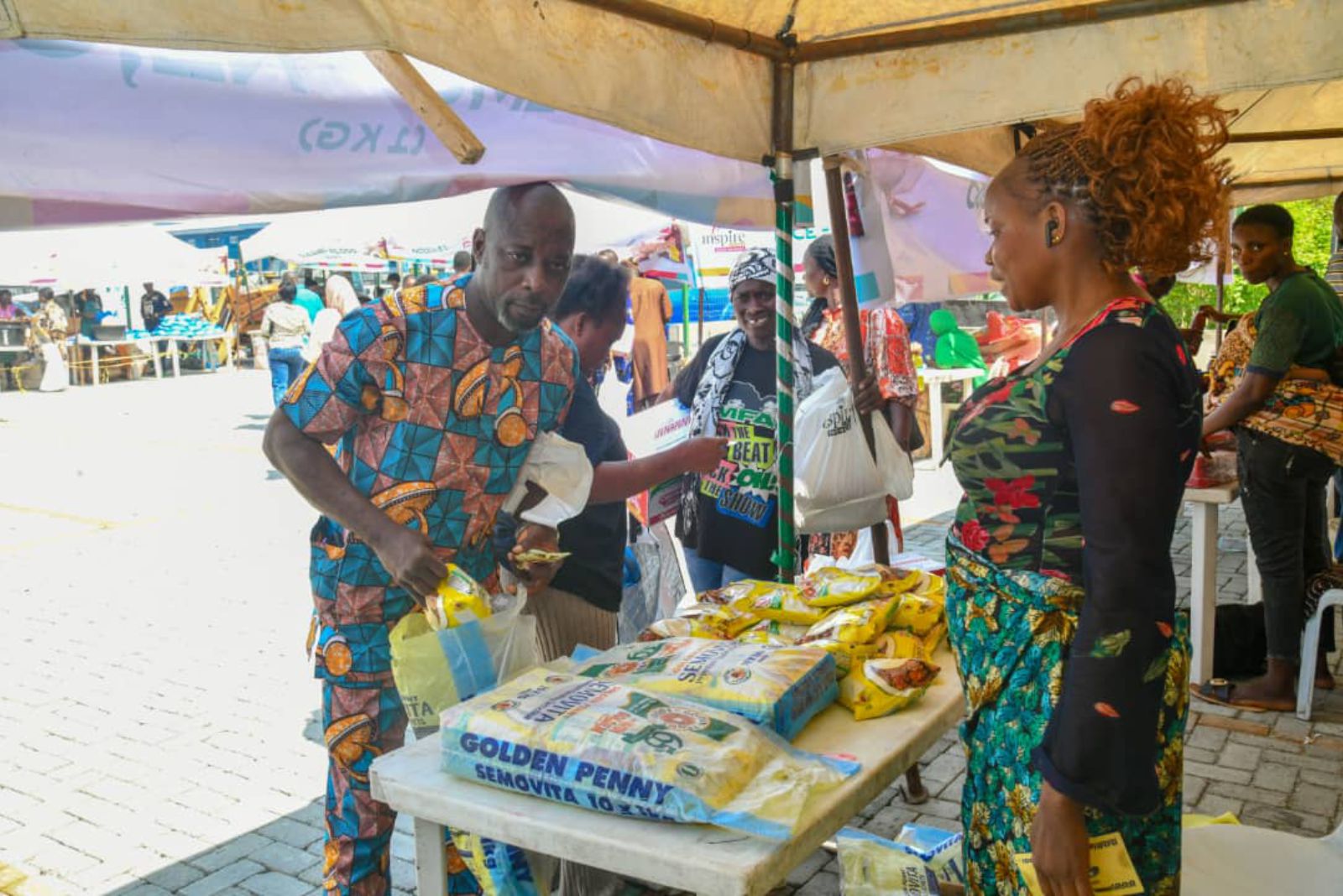 Omooba Adetoro Adeola Alimot Brings Relief to Eti-Osa Residents-8