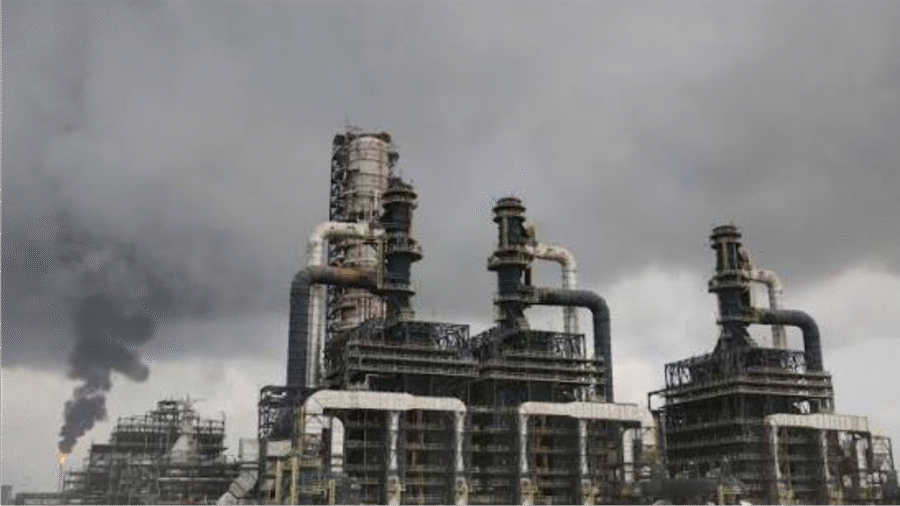 Nigeria Suspends Petrol Import Licences to Prioritise Local Refining