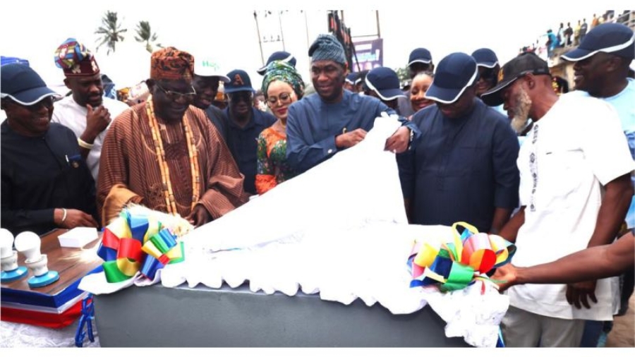 SANWO-OLU COMMISSIONS ELECTRIFICATION PROJECTS IN BADAGRY BORDER COMMUNITIES 3